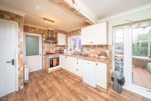 KITCHEN/DINER- click for photo gallery